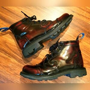 Stunning John Fluevog Derby Swirl Boots Size 8 8.5 Steal